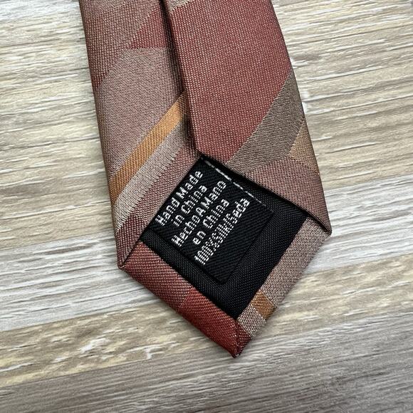 NEW Van Heusen Silk Tie Men's Necktie Energy 2 Orange Stain Resistant - JL500 - Picture 5 of 5